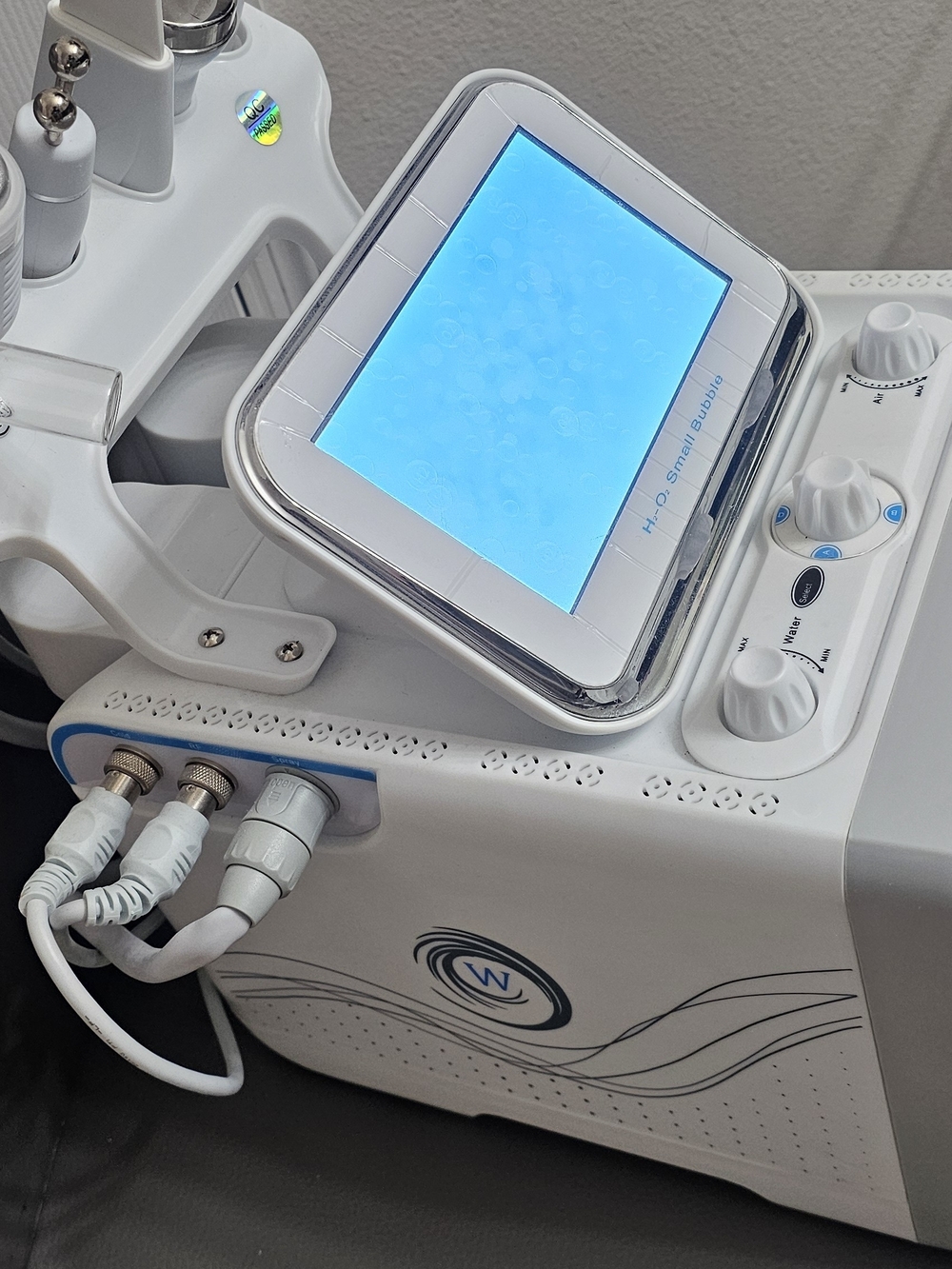 H2-O2 Small Bubble Facial Machine - White - Picture 4 of 6